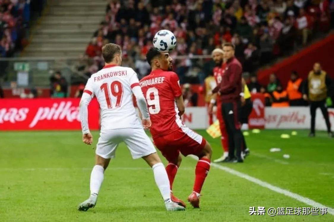  费内巴切常规赛鏖战武汉三镇，莱万砍下50记关键球，全场沸腾